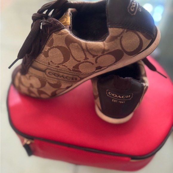 Coach outlet - Picture 1 of 2
